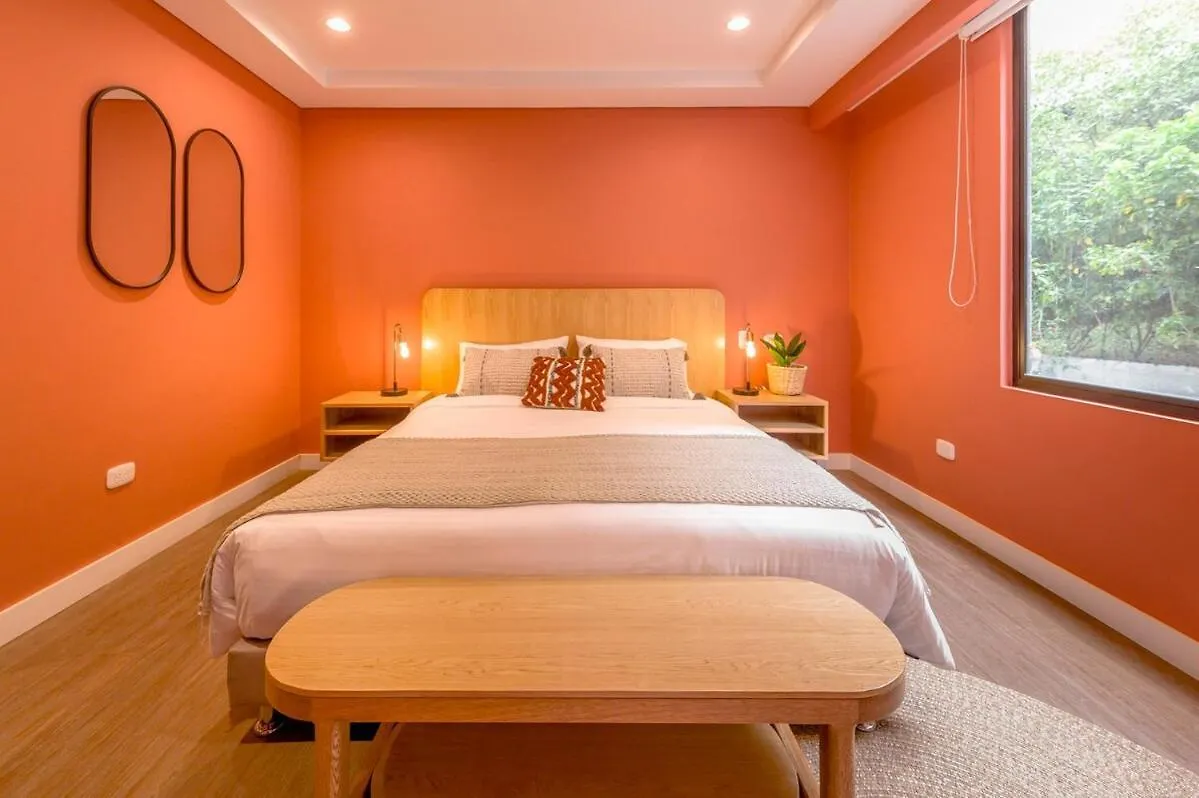 Room Modern Elegance Just Steps From El Tesoro 306 메딜린 0*,  콜롬비아